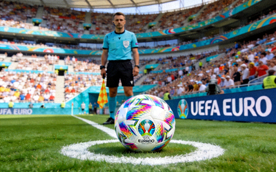 欧洲足球锦标赛官方比赛用球及球场