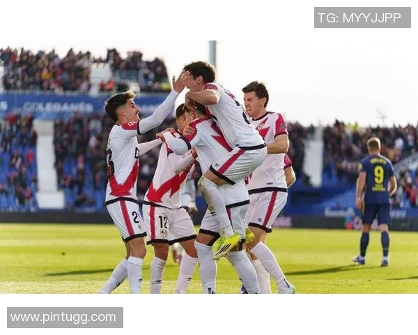 西甲赛场惊现冷门阿森纳大胜马竞引发全场狂欢